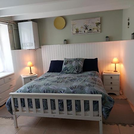 Charming Two Bedroom Gite With Beautiful Gardens Confolens Eksteriør billede