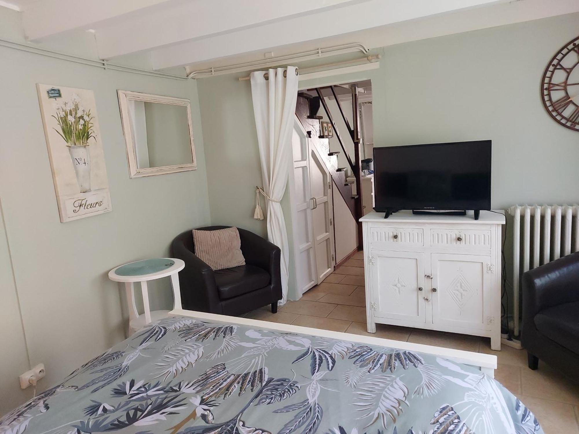 Charming Two Bedroom Gite With Beautiful Gardens Confolens Eksteriør billede