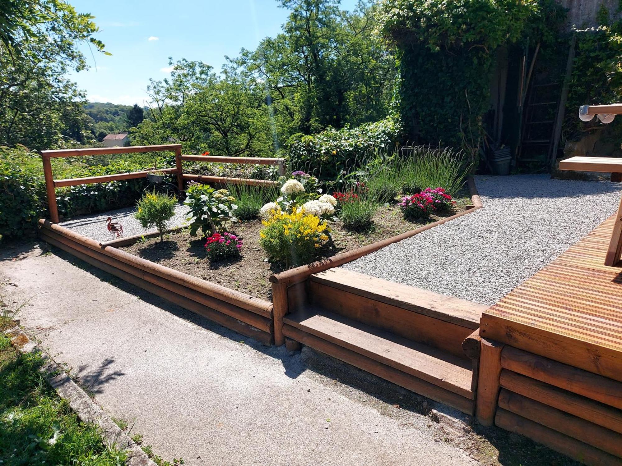 Charming Two Bedroom Gite With Beautiful Gardens Confolens Eksteriør billede